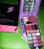 Make up Kit 3 Dimensional T&G